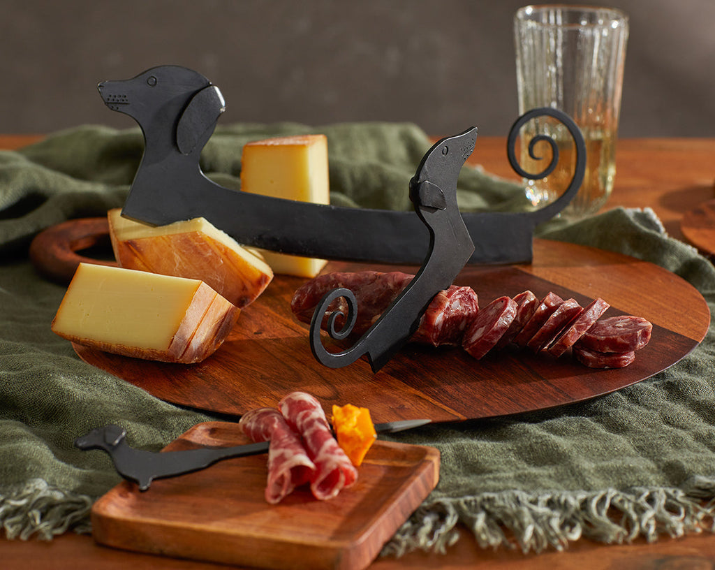 https://www.citrine.us/cdn/shop/products/Dachsund_Cheese_Knives_1024x816.jpg?v=1659132778